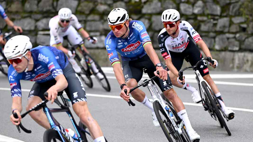 Tadej Pogačar: And everyone joins in - a commentary