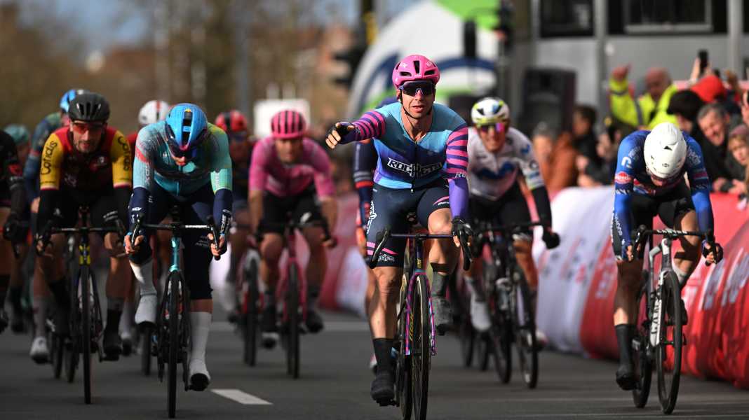 Ronde van Brugge: Groenewegen fährt ersten WorldTour-Sieg für die Rockets ein
