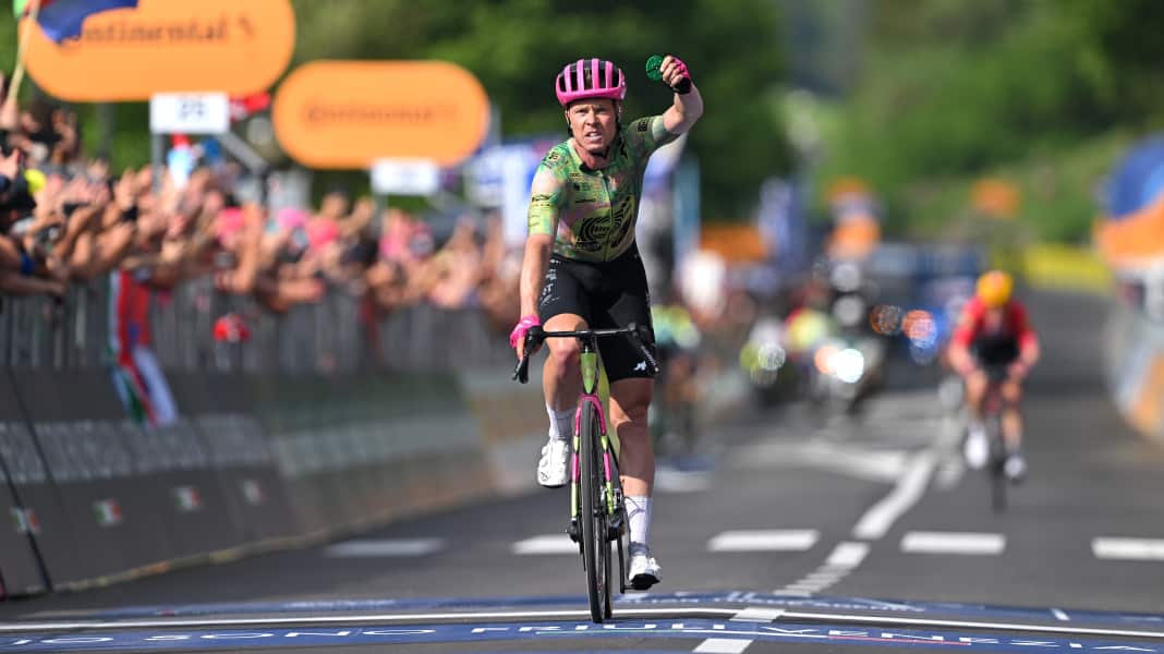 Giro d'Italia - Stage 17: Scandinavian breakaway power: Valgren wins with Pokémon in his pocket ahead of Leknessund