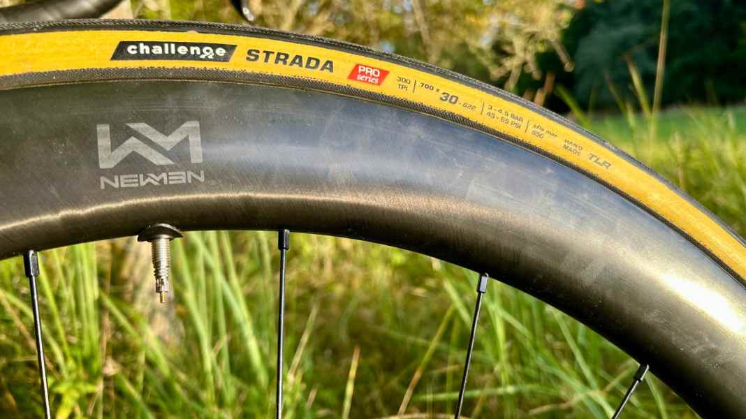 Leichter zu montieren: Überarbeitete Version - Rennradreifen Challenge Strada