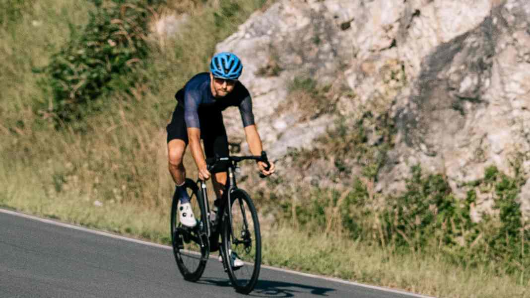 Record du monde de Triple Everesting : Sur la Cervélo R5 vers le record du monde