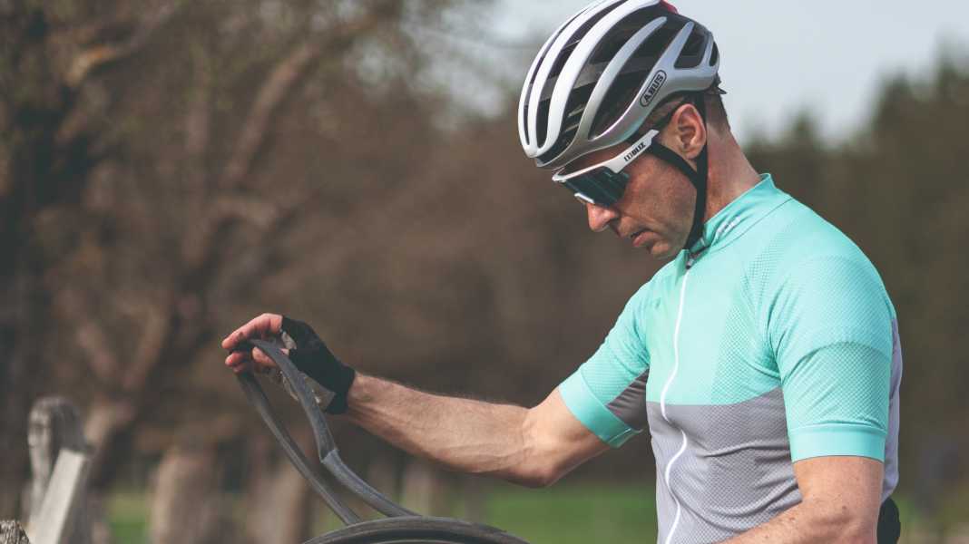 Flat tyres: Packing list & tips for emergencies