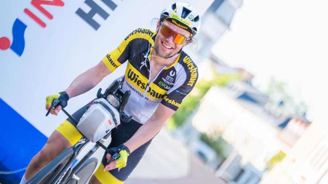Christoph Strasser: Unsupported faster than drivers with support teams