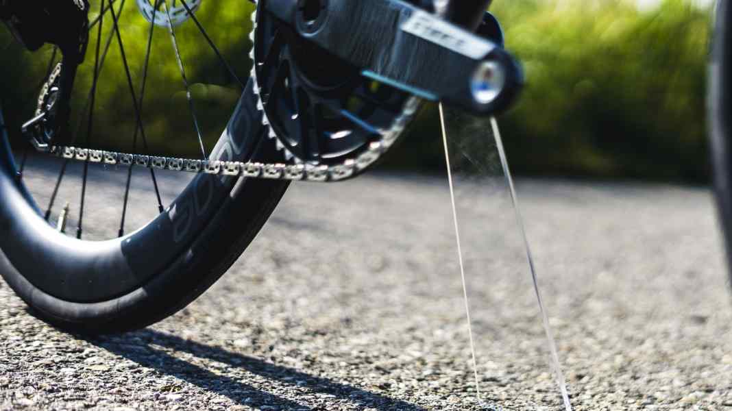 The invisible helper: Shadowstand for perfect bike photos