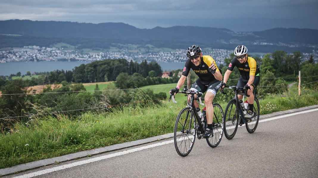 TORTOUR 2025 : L'événement d'ultracyclisme exige de l'endurance dans les Alpes suisses