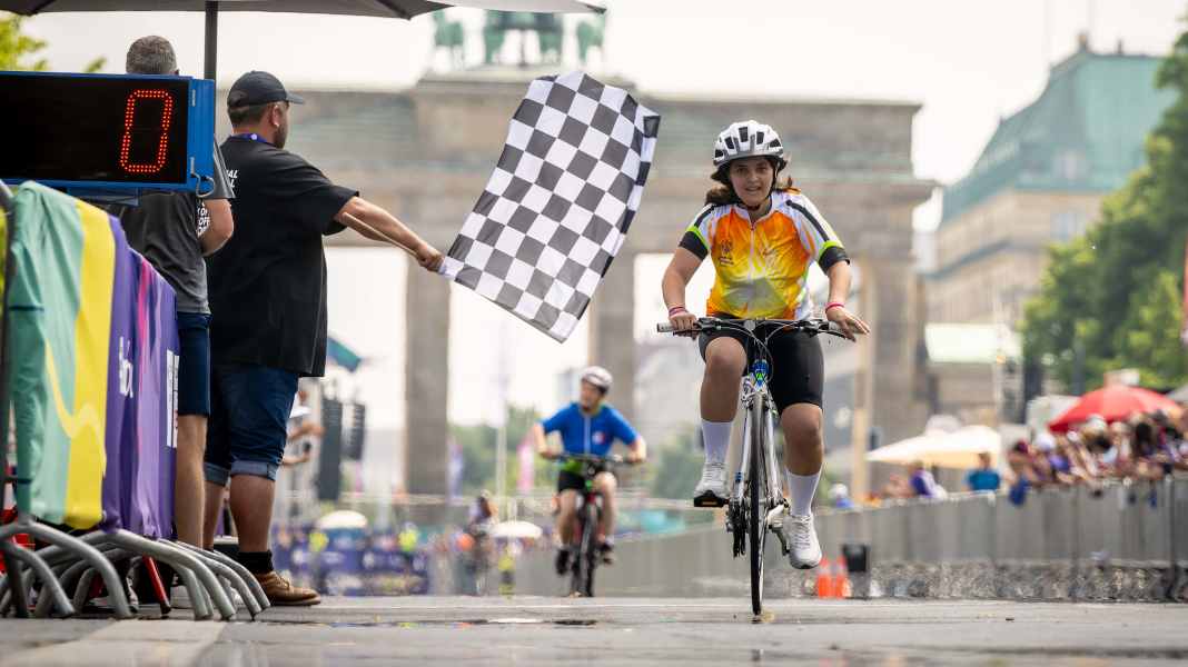 Special Olympics Berlin: Radrennen am Brandenburger Tor
