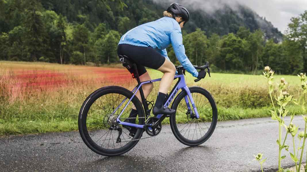 Flashing tail lights in the Group Ride: why they are more annoying than useful