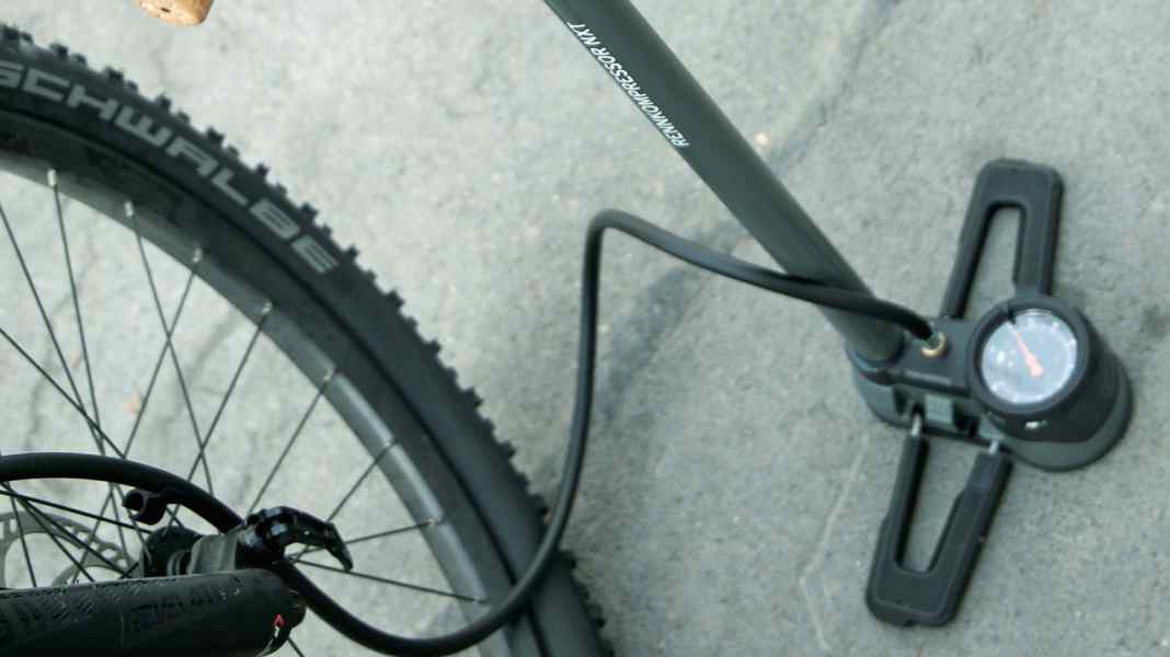 4.Advent: SKS GERMANY - Standpumpe Rennkompressor NXT