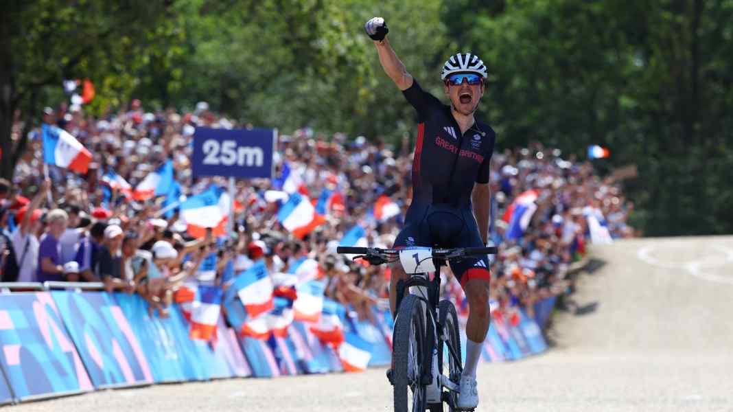 Defekt-Drama & waghalsiges Manöver: Pidcock ist Mountainbike-Olympiasieger