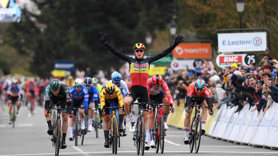 Paris-Nizza: Merlier siegt auf 1. Etappe - Bora-Sprinter Bennett Zweiter