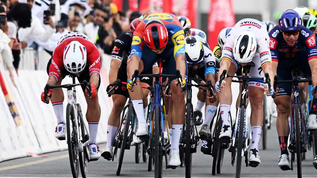 Wind- und Sprint-Spektakel!: Zweiter Etappensieg für Milan bei UAE Tour