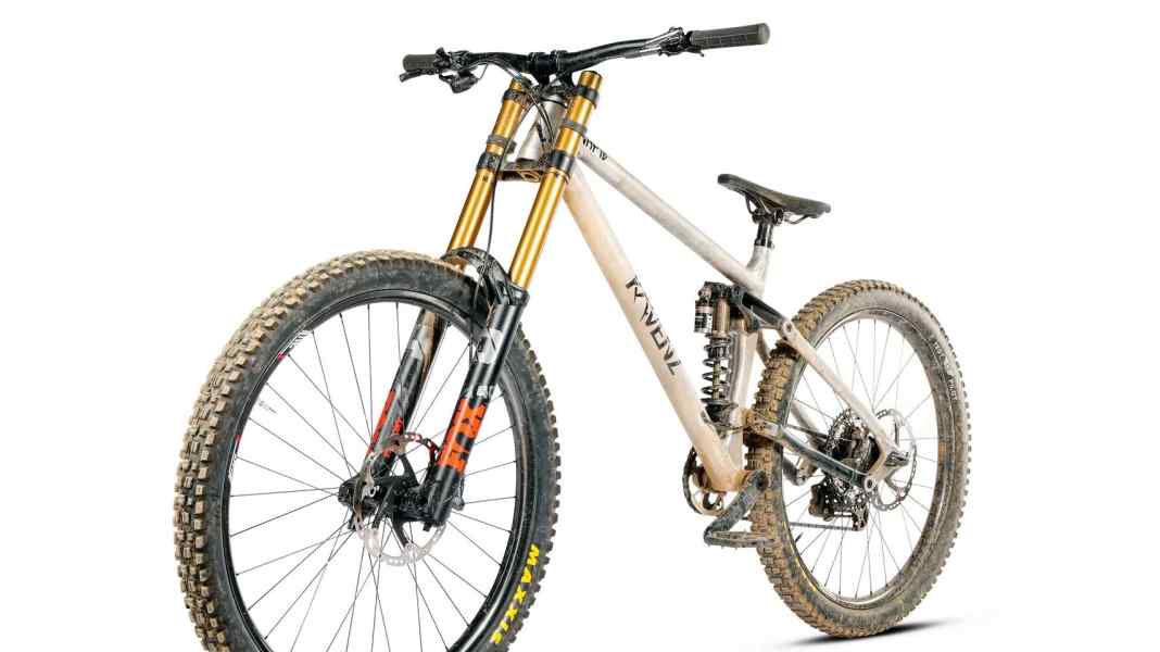 Test Downhill-Bikes 2023: Kavenz VHP 18