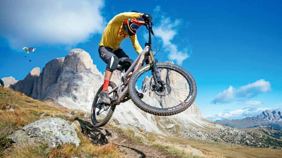 Test 170-Millimeter-Bikes 2023: Santa Cruz Nomad 6 CC AXS