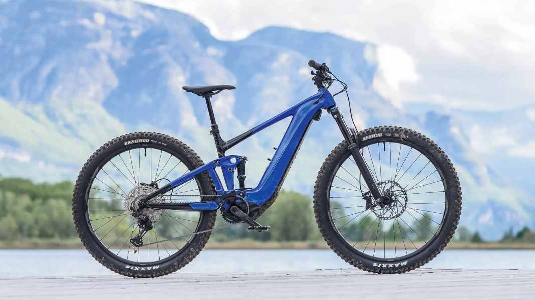 Test All-Mountain-E-Bikes 2022: Giant Trance X E+ 2 im EMTB-Lesertest