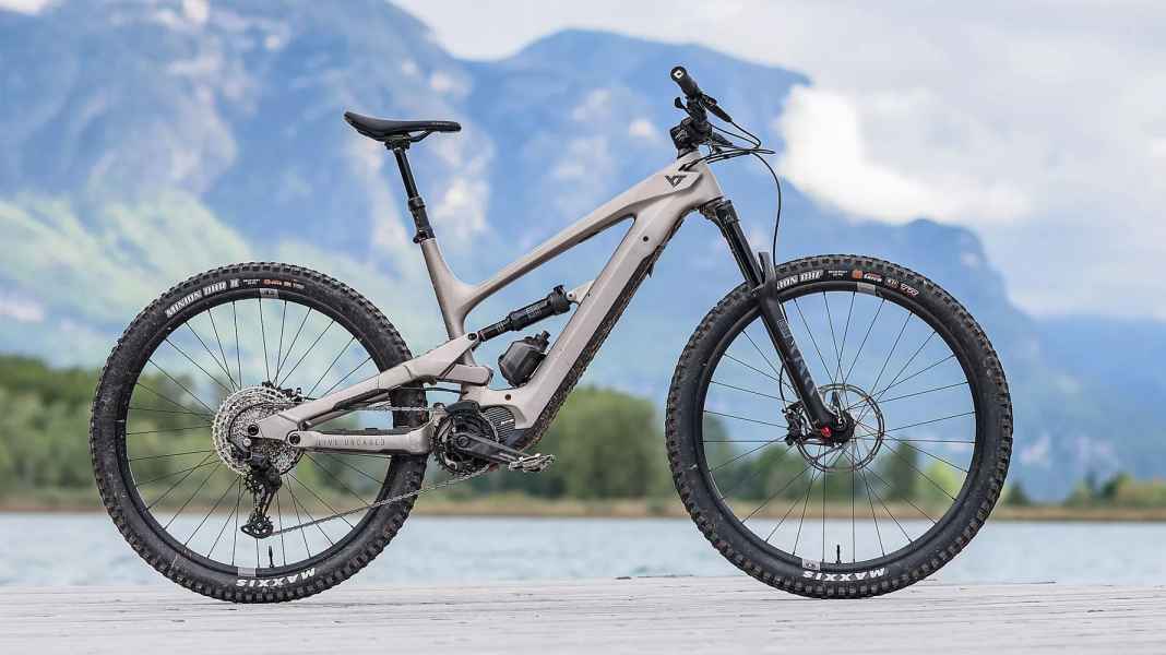Test All-Mountain-E-Bikes 2022: YT Industries Decoy 29 Core 2 im EMTB-Lesertest