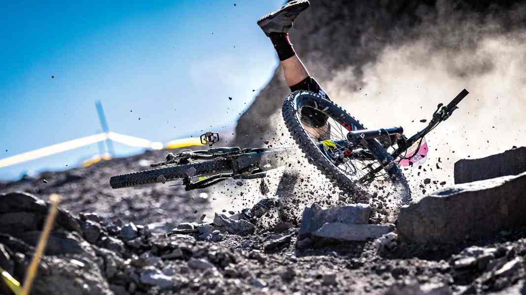 Carbon reparieren: So heilen Profis gebrochene Rahmen und Teile