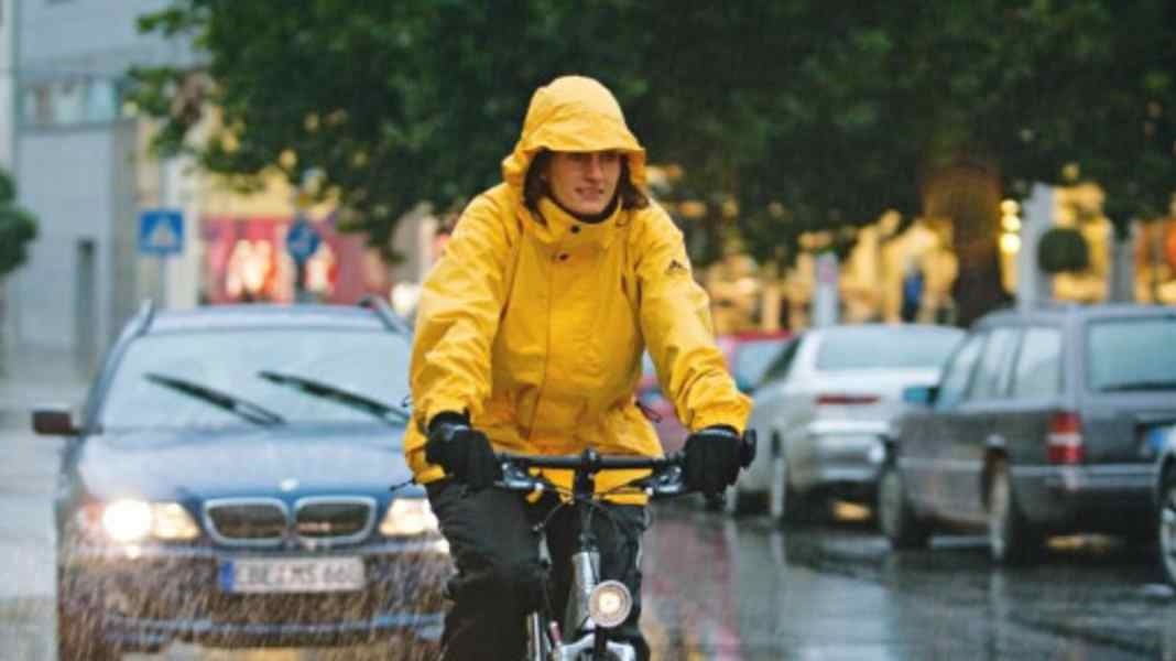 Wetterfeste Kleidung für Sport und Alltag