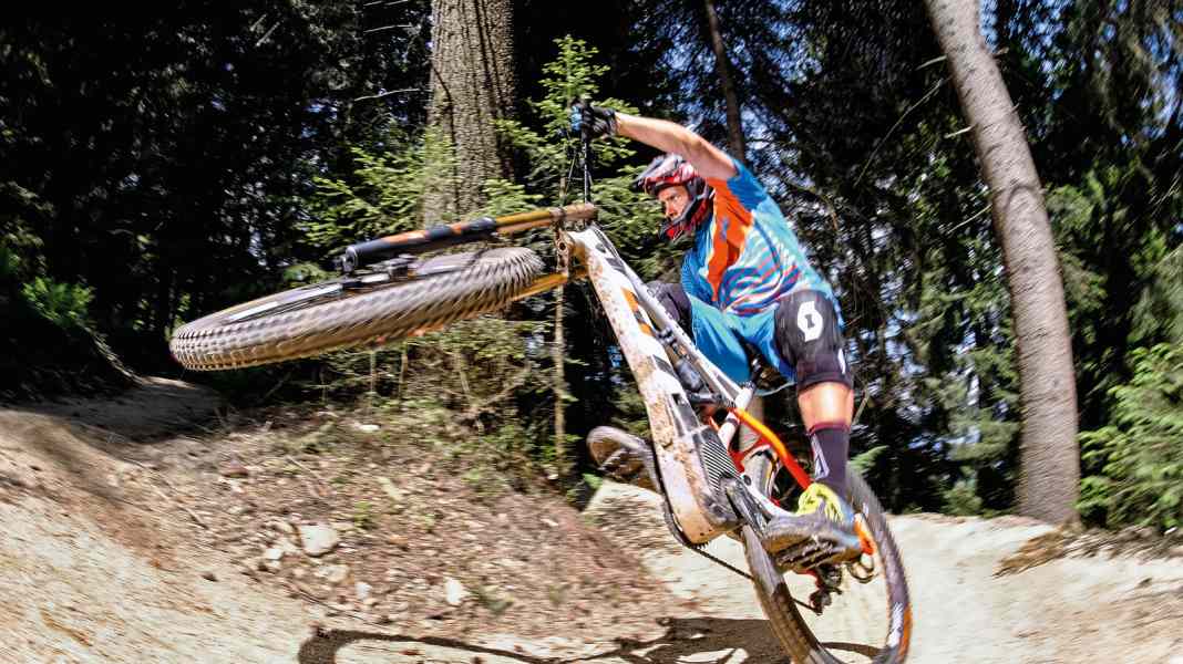 Downhill-Bike mit Motor: Rotwild R.G+ FS