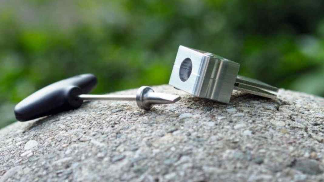 Bremsbeläge tauschen: Goose Disc Tool