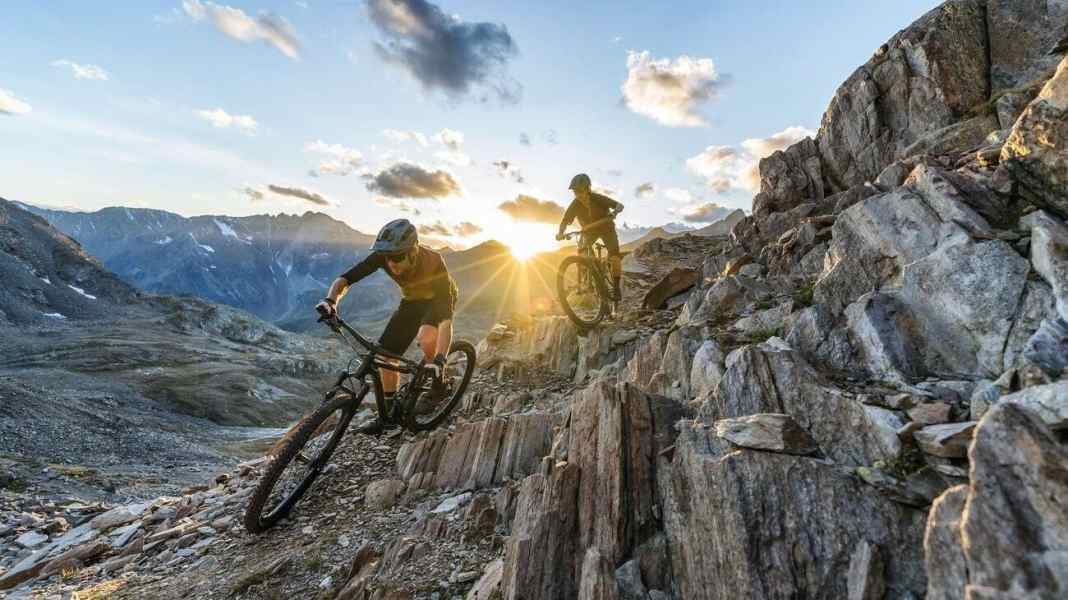 5 Touren-Fullys unter 3000 Euro im Test