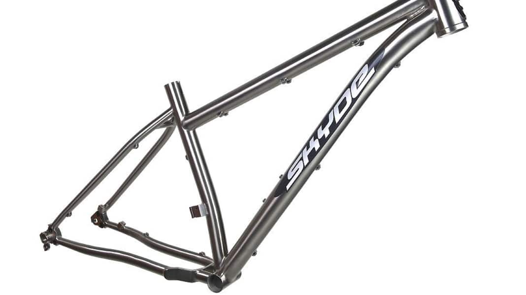 Französischer Hersteller bietet Titan-Bikes nach Maß