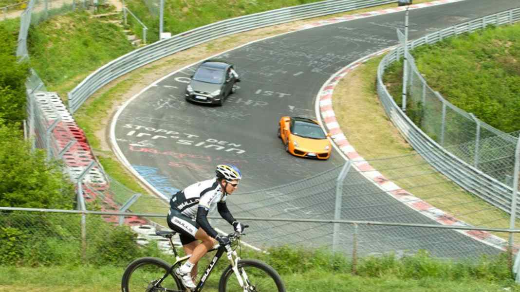 Deutschland: Trail an der Nürburgring-Nordschleife