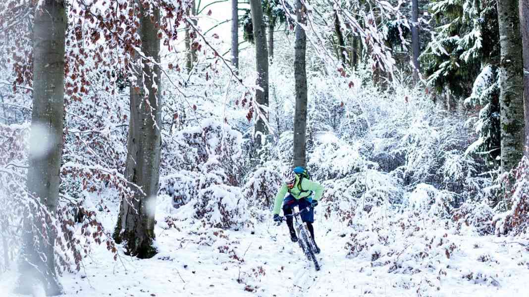 Softshell-Bekleidung: Zehn Kombis im Test