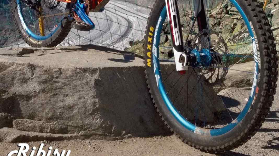 Ribisu: CNC-Skulptur aus 100 Kilogramm Aluminium