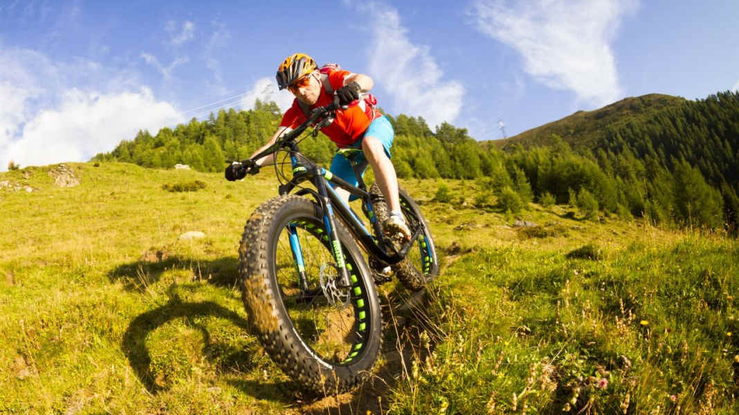 Test Fatbikes: Neun schwere Jungs im Vergleich