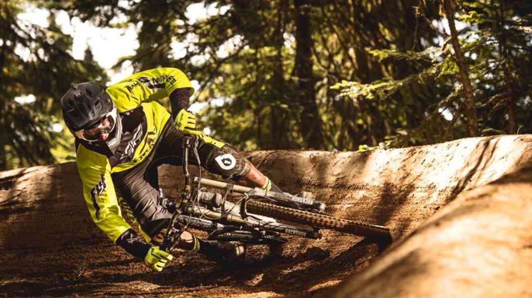 Hard- & Soft-Protektoren: Knieschützer im TÜV-Test