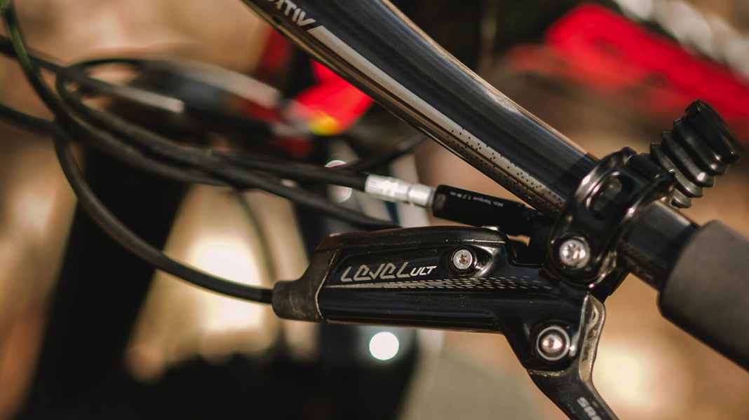 Sram Level: neue leichte Zweikolben-Bremse