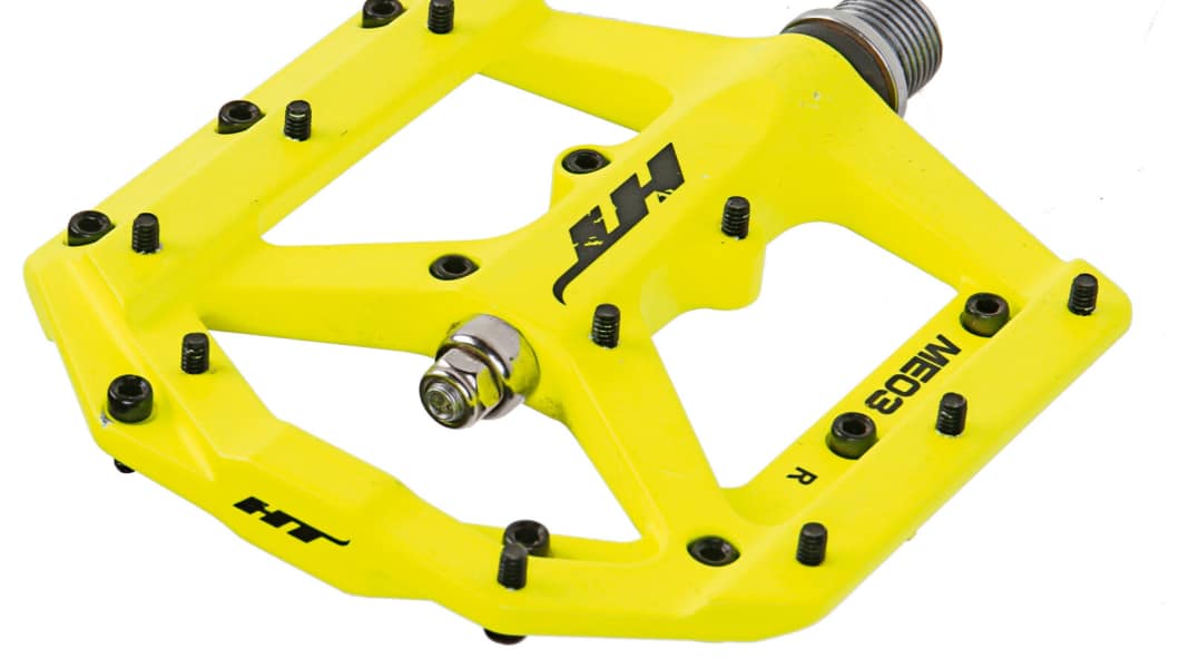 Mehr Sicherheit: 6 Flat Pedals im Test