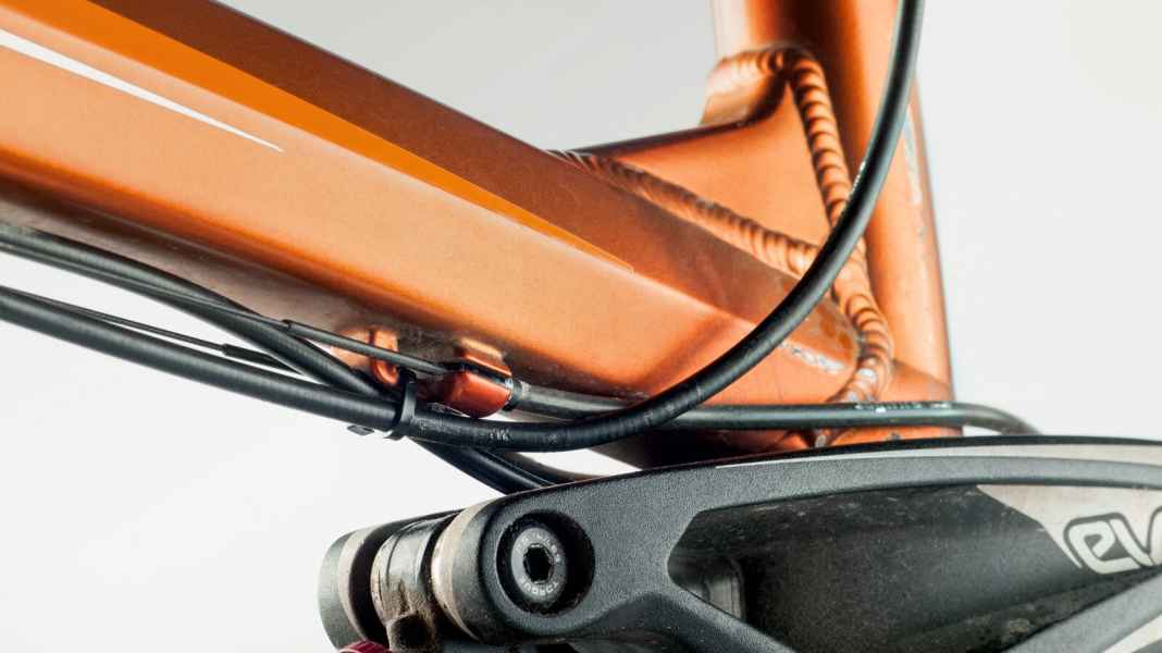 So verlegen Sie die Schaltzüge neu am alten Bike