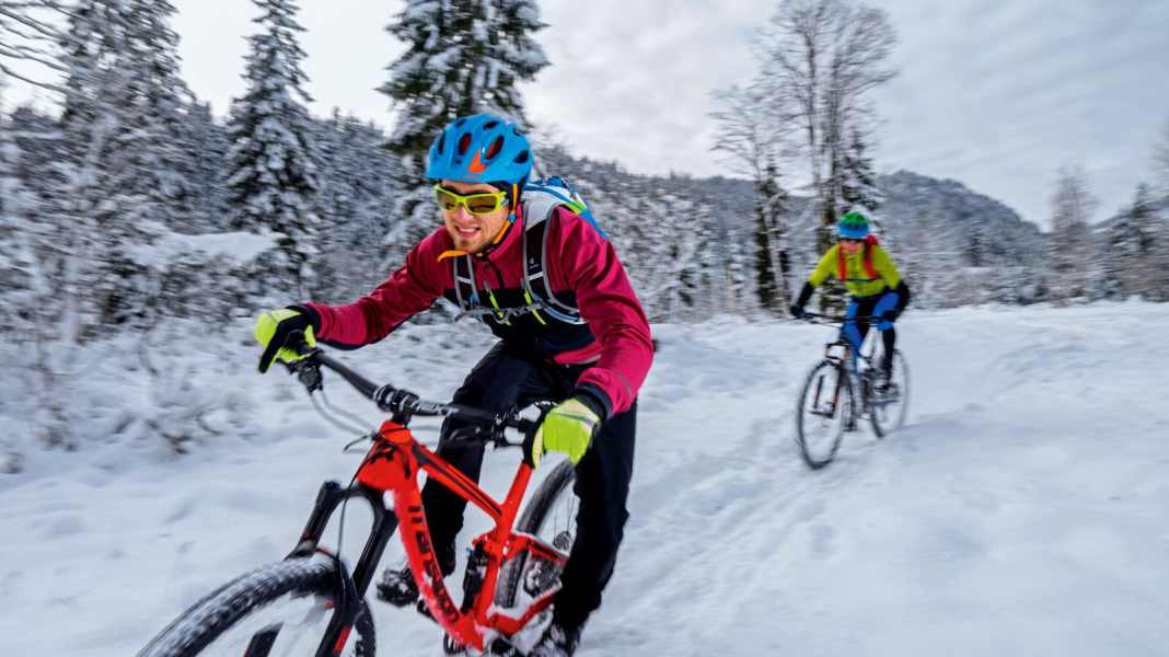 12 Bike-Winterjacken im Praxis- und Labortest