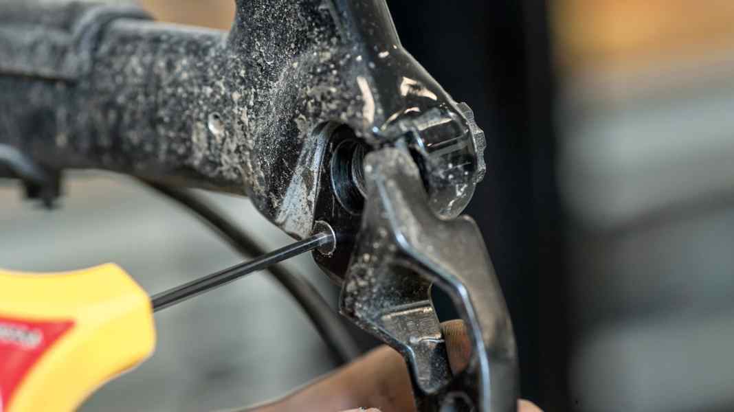 TECHNIK: Schaltauge richtig ausrichten