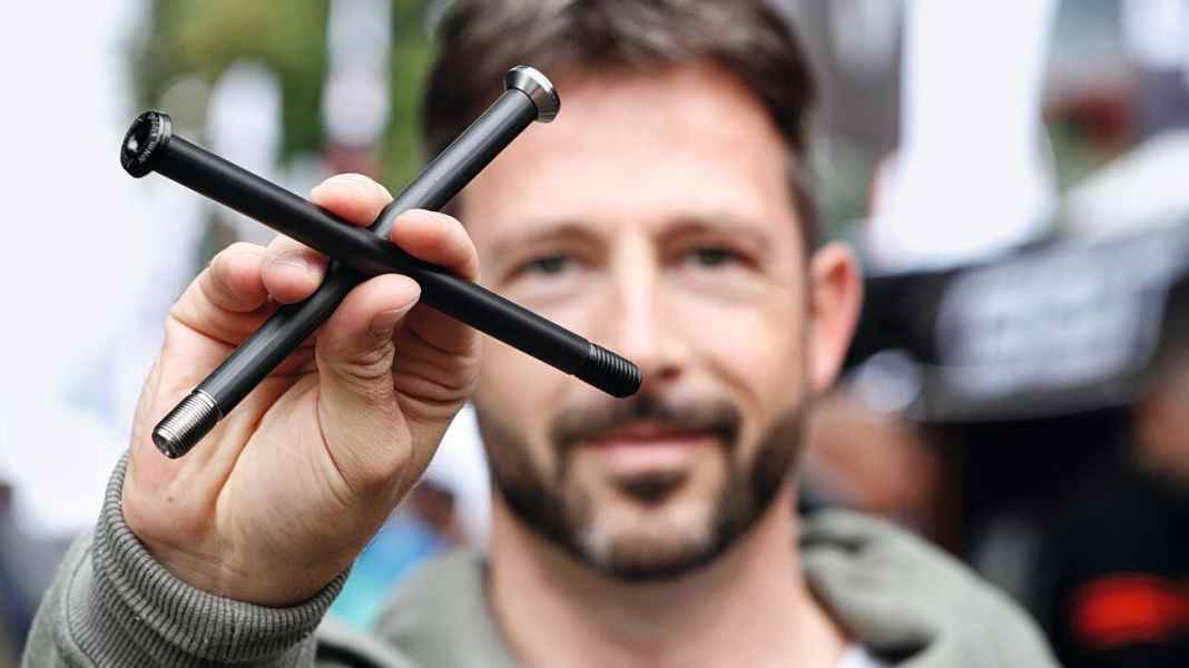 Neu: Carbon-Titan-Steckachsen aus Freiburg