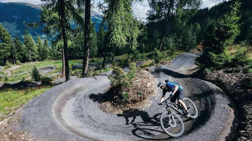15 Kilometer: BIKE auf dem längsten Flowtrail Europas