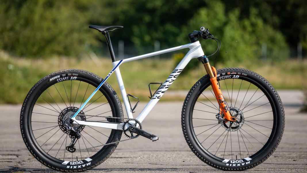 Canyon Exceed 2021: CFR-Rahmen mit 835 Gramm