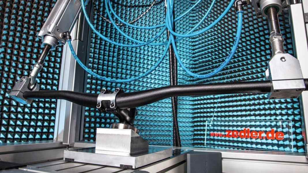 Bruchtest: 21 MTB-Lenker aus Carbon & Alu