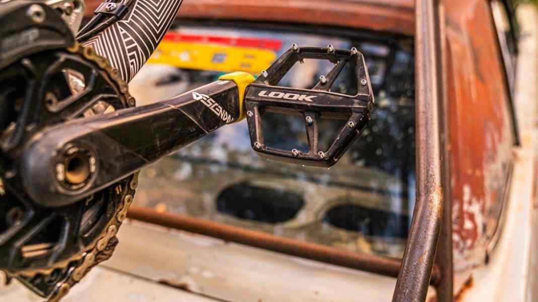 Look Trail Roc: Flatpedal mit großer Standfläche