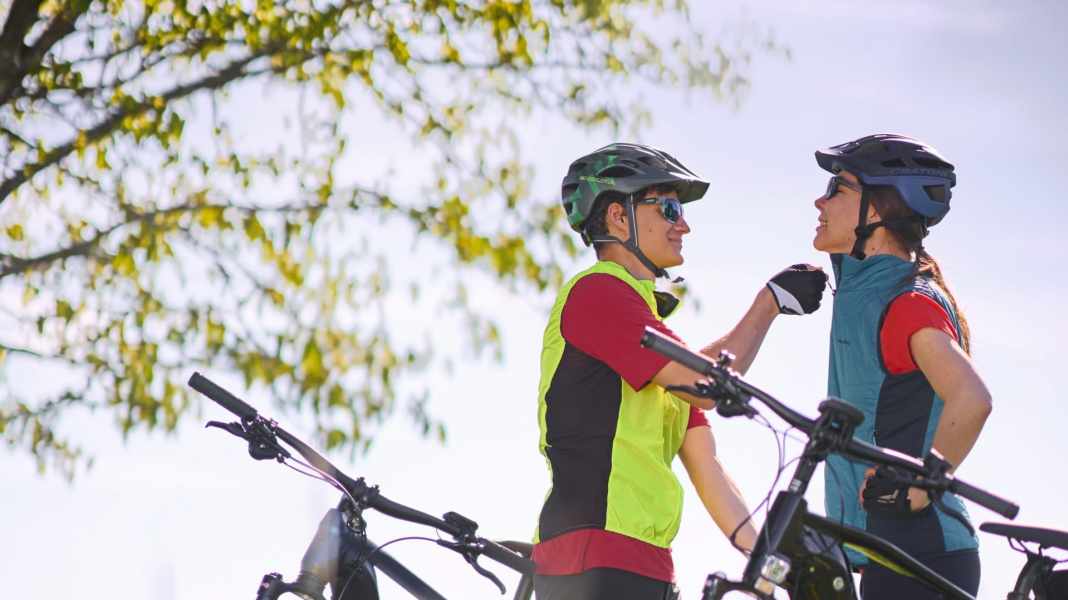 Schutz vor Auskühlung: 15 Windwesten im Test