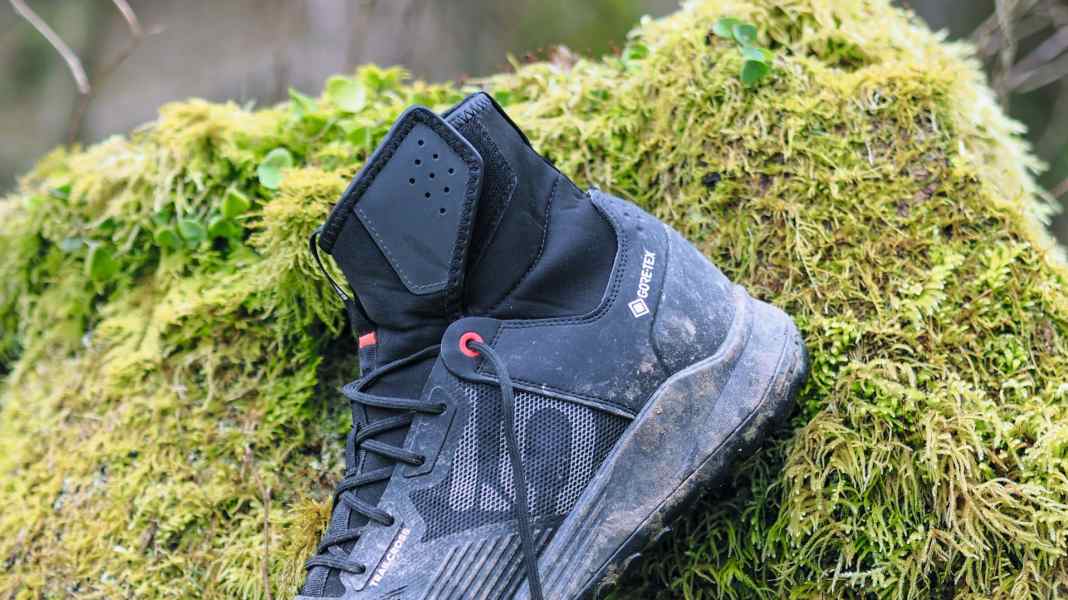 Gummistiefel: Schuhe Five Ten Trailcross GTX im Test