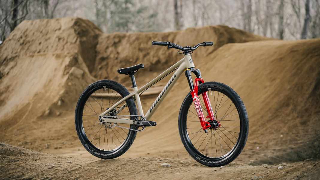 Propain hebt ab: Neues Dirtbike "Trickshot"