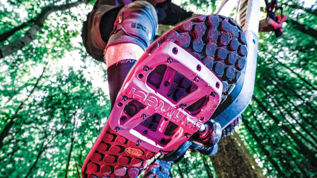 Test MTB-Pedale 2022: Zehn Flatpedals aus Kunststoff im Vergleich