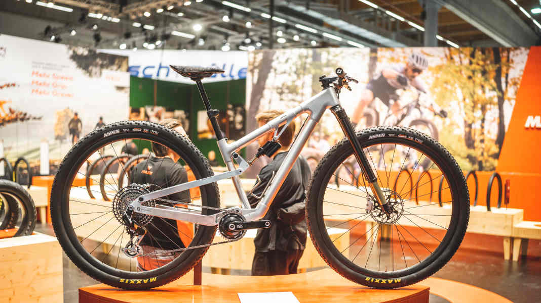 Riesen-Reifen: Übernehmen 32-Zoll-Laufräder das Cross-Country-Segment?