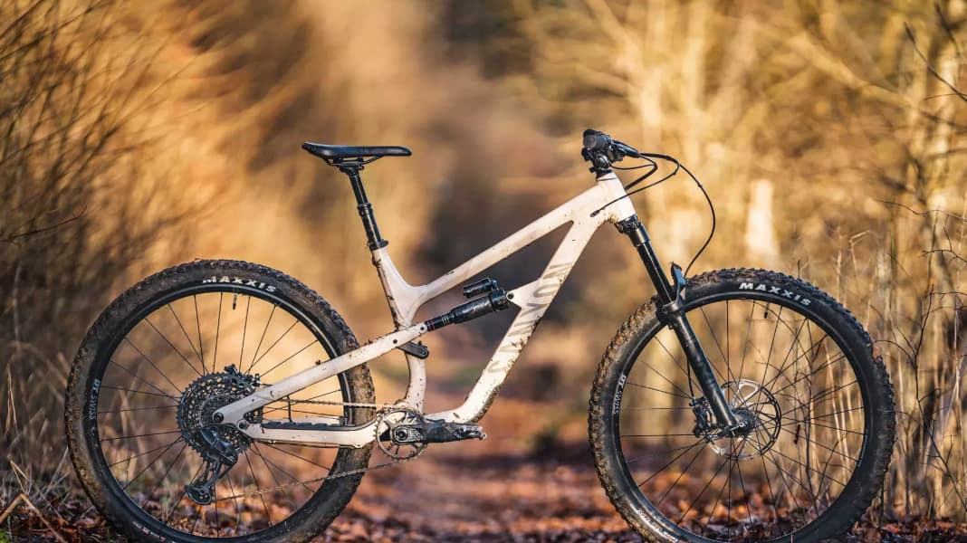 Test 2023 – All Mountains bis 3300 Euro: Canyon Spectral – Abfahrtsspezialist