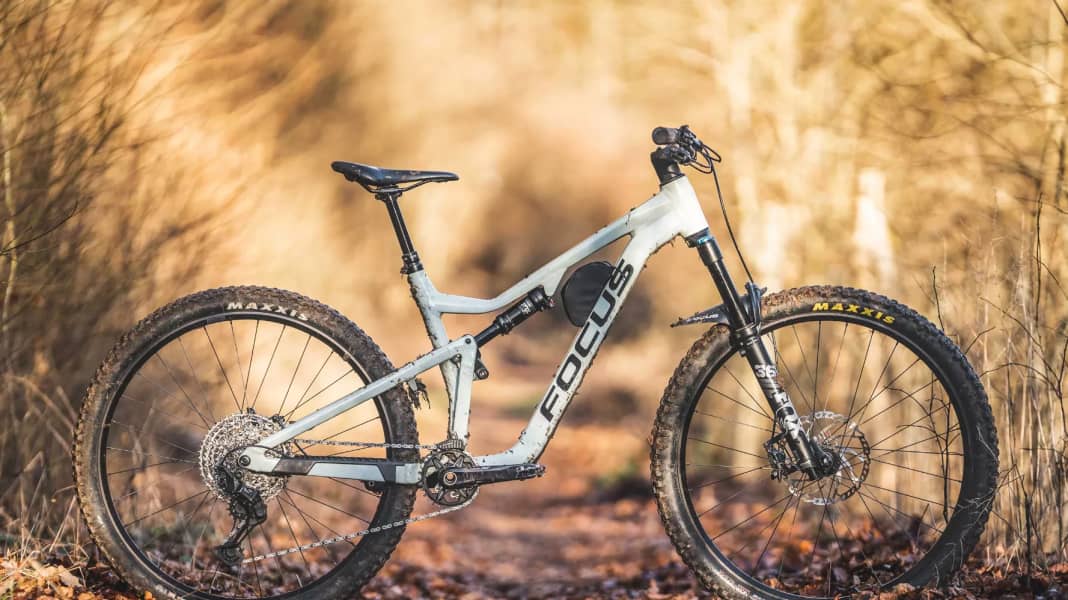 Test 2023 – All Mountains bis 3300 Euro: Focus Jam 6.9 – gute Ausstattung, leider schwer