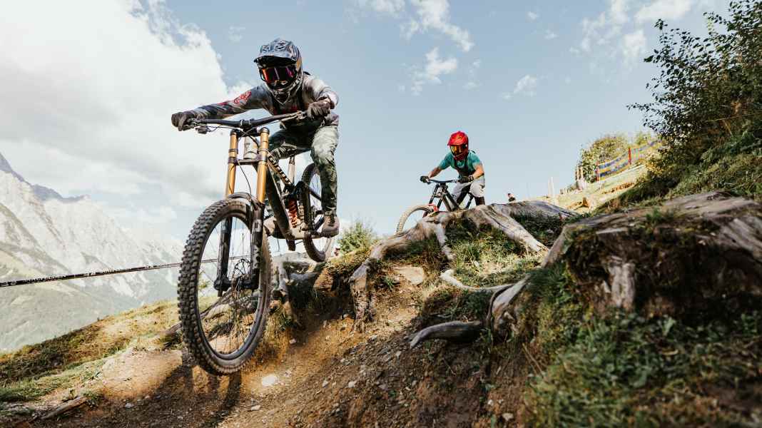 Giant Glory vs. Ribisu Psycopath: Big-Bike-Duell im Bikepark – Giant gegen Ribisu