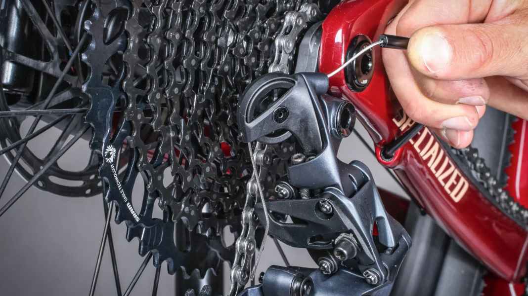 Geduldsübung Schaltzüge: So wechseln Sie Schaltzüge ohne Nervenkrieg