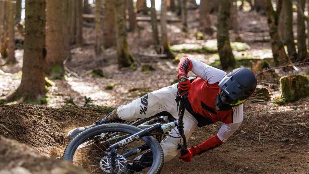 Specialized Status 160 im Test: Mehr Freeride-Bike oder doch Enduro?